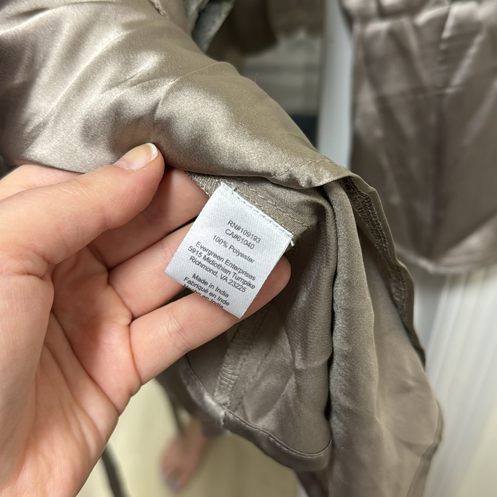 NWT - Brown Silky Robe - Picture 5 of 5